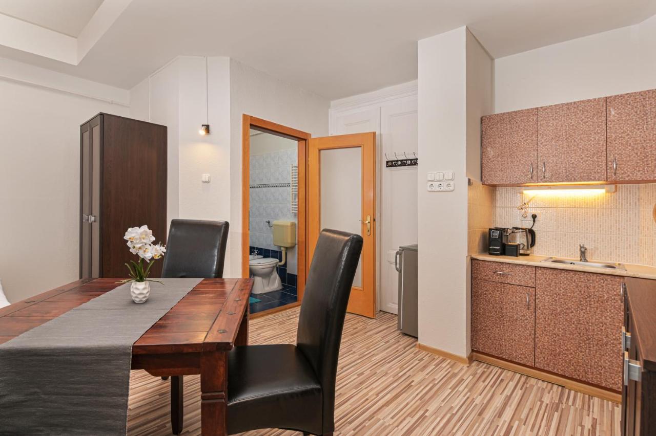 Vilagora Apartman Gyula Exterior foto